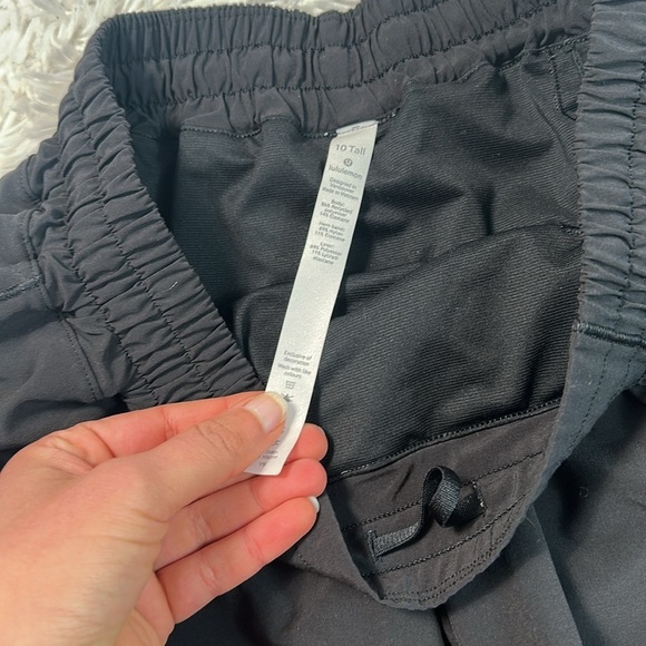 Lululemon Hotty Hot Short II *Long 4" Black - Picture 2 of 6